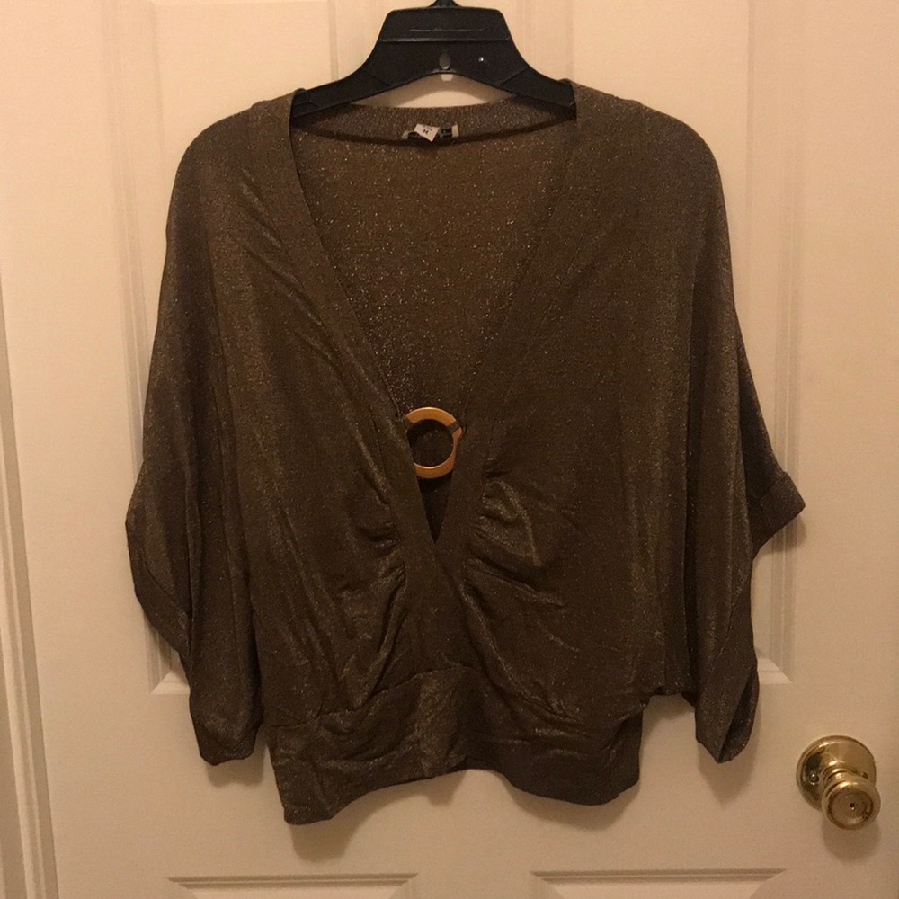 Deep v top